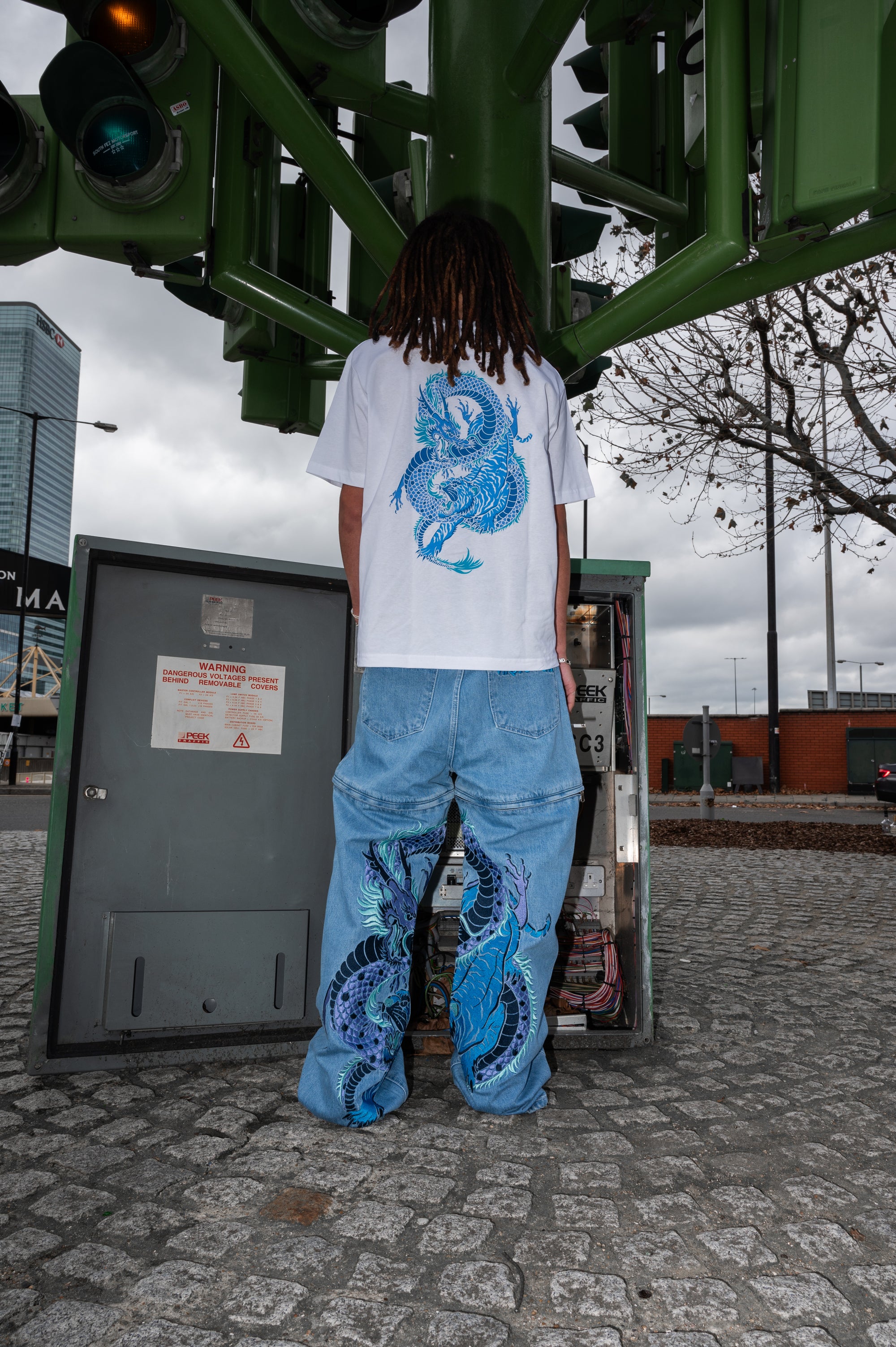 WEISSES KONFLIKT- UND HARMONIE-T-SHIRT 