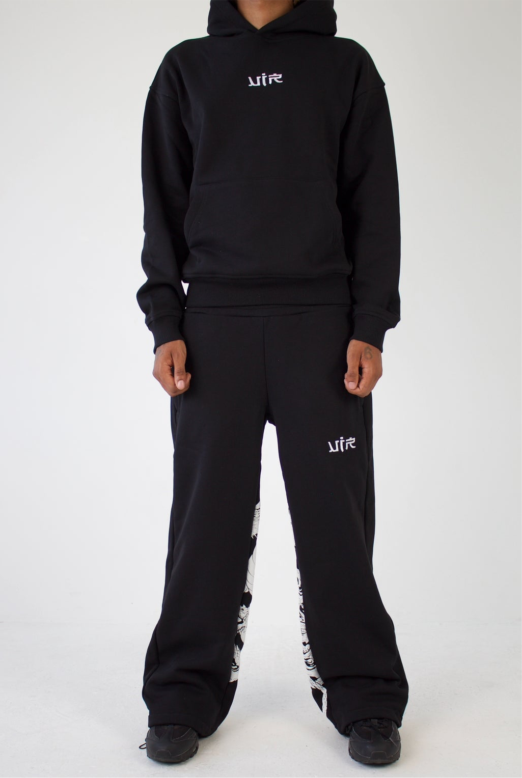 CONFRONTATION JOGGERS