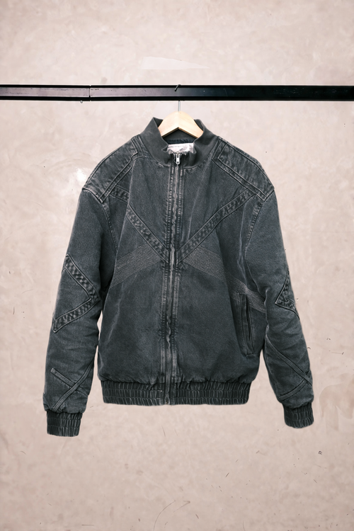 Carbon confrontation bomber