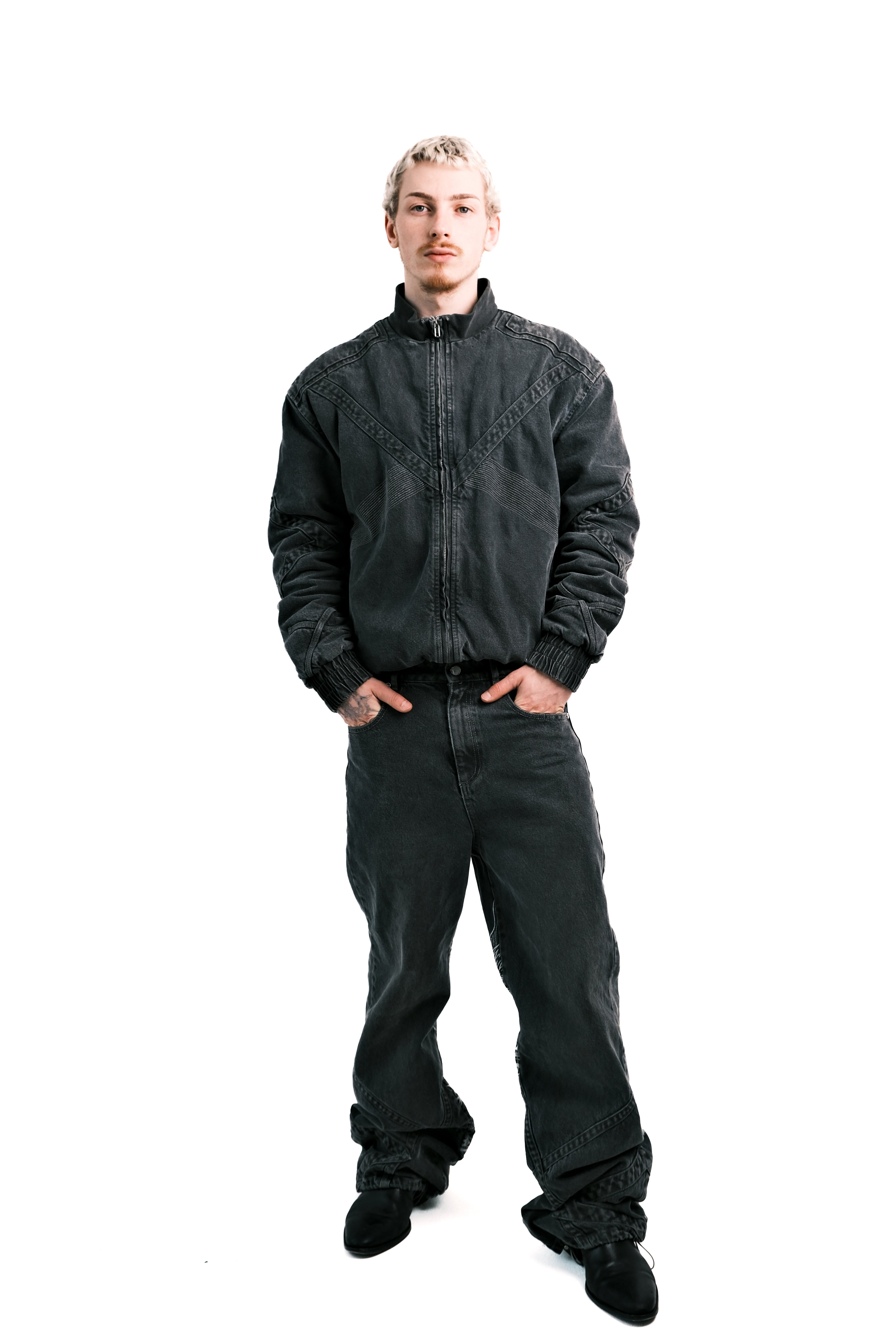 Carbon confrontation bomber