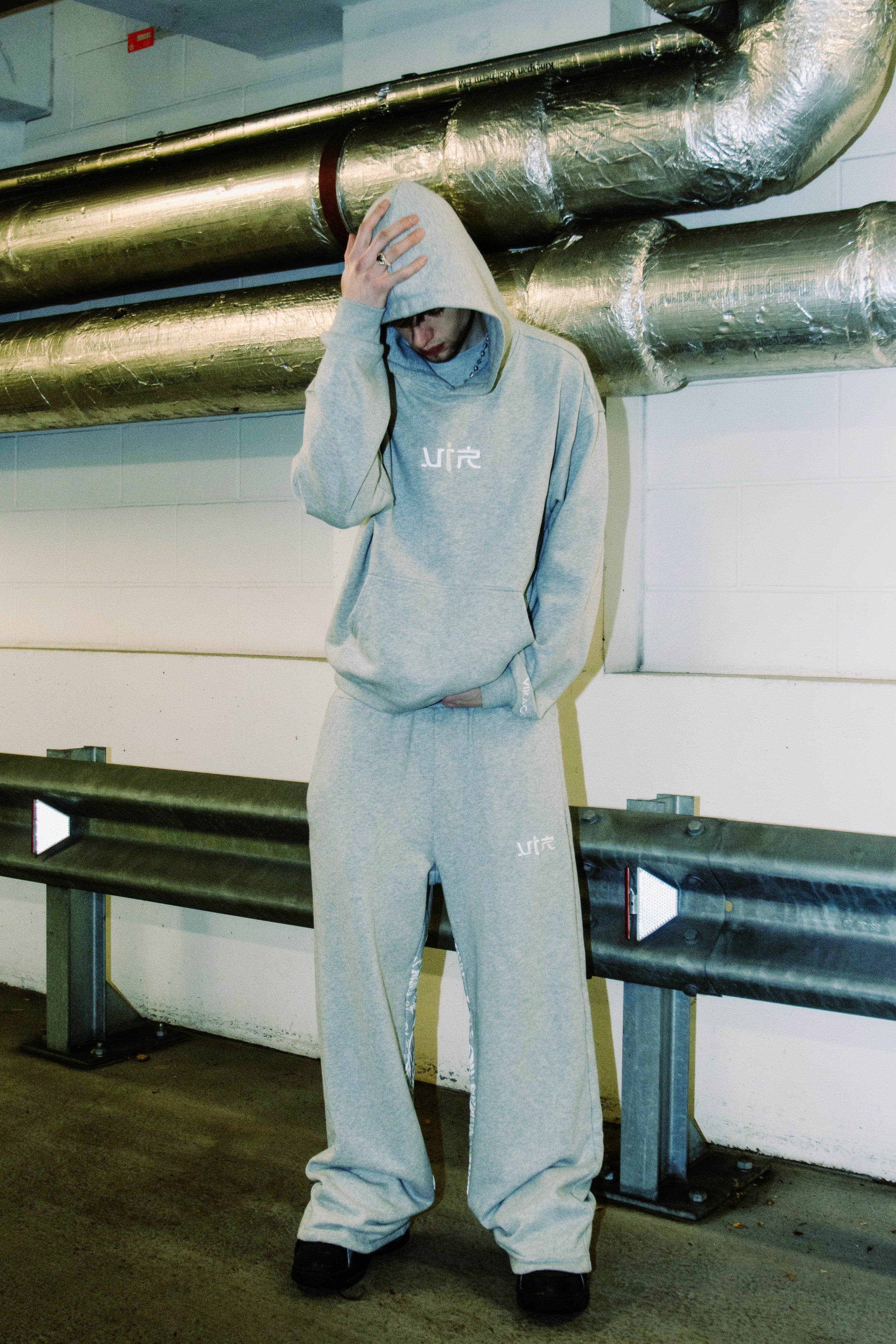 GREY CONFRONTATION JOGGERS